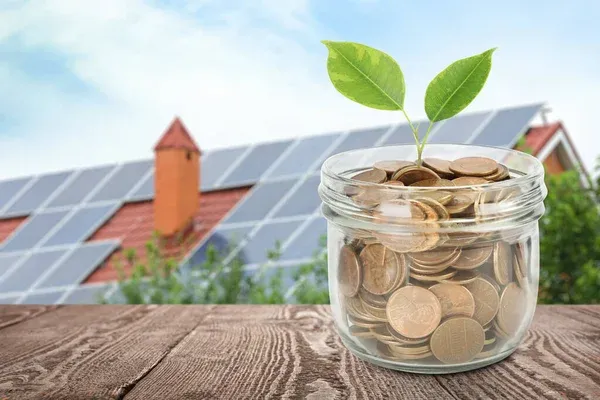 Economic Advantages of Solar: Saving Money and Investing in the Future